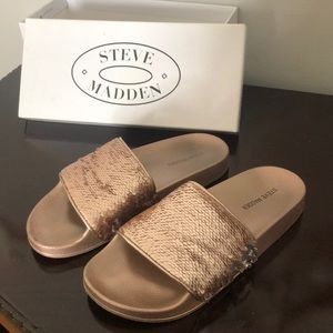 Steve Madden Rose gold slides
